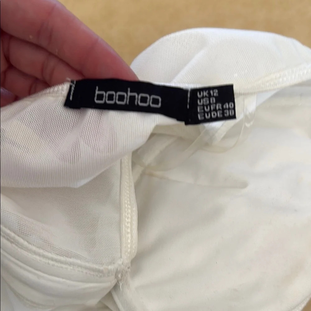 Boohoo White Structured Bandeau Top - Picture 2 of 3